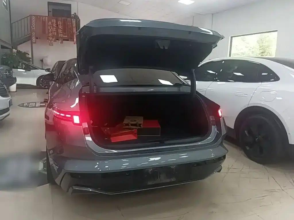 Lynk & Co Z10 2024 Model 95kWh 766km Rear-Wheel Drive Max — миниатюра 19