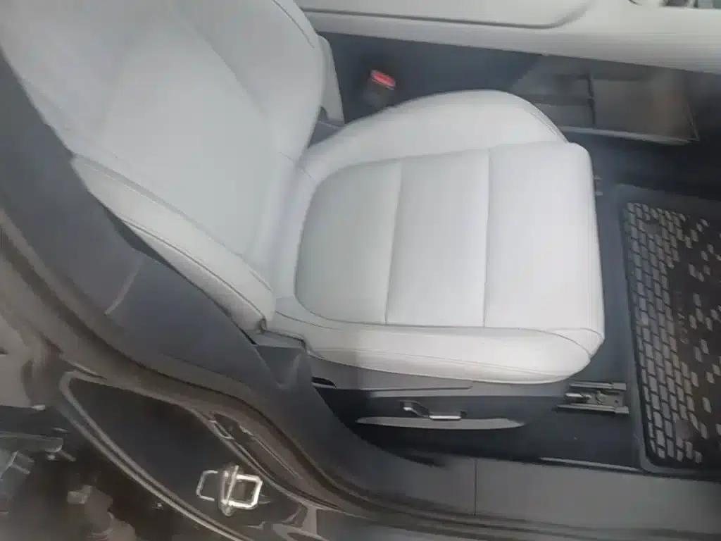 Lynk & Co Z10 2024 Model 95kWh 766km Rear-Wheel Drive Max — миниатюра 25