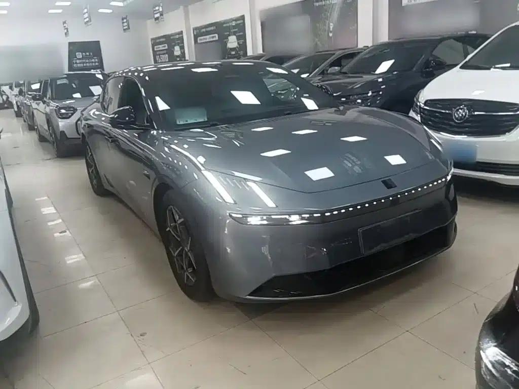 Lynk & Co Z10 2024 Model 95kWh 766km Rear-Wheel Drive Max — миниатюра 4