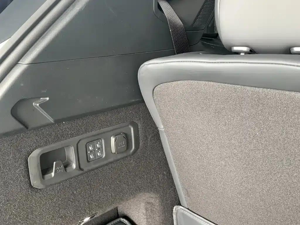 Lynk & Co 09 EM-P 2021 2.0T PHEV Halo 6-seater — миниатюра 11