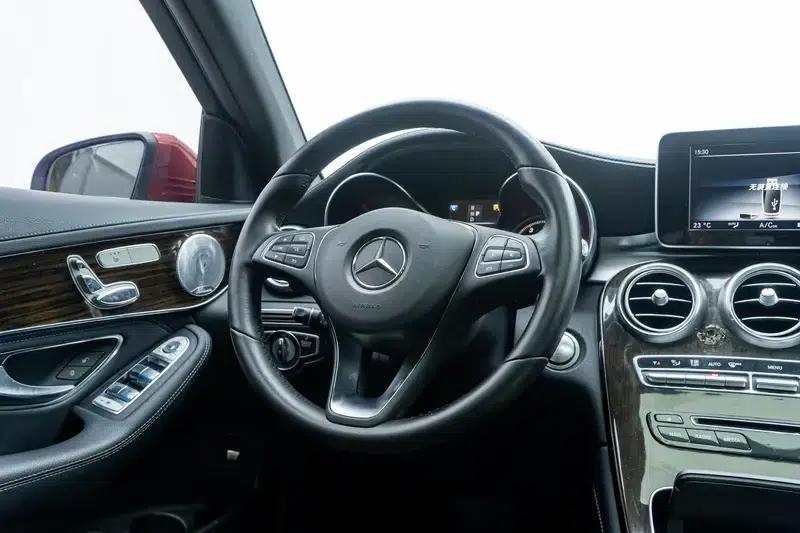 2017 Mercedes-Benz GLC 260 4MATIC Dynamic — миниатюра 16