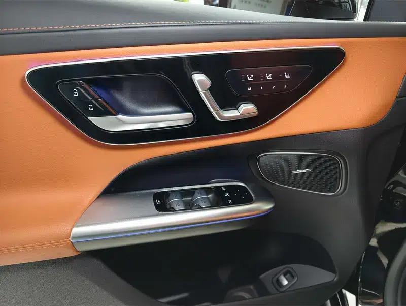 Mercedes-Benz GLC 2025 Facelift GLC 260 L 4MATIC Luxury 5-Seater — миниатюра 17
