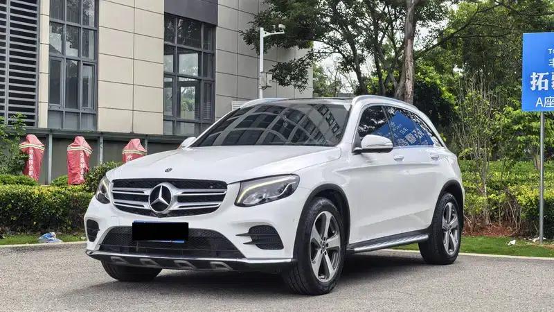 2017 Mercedes-Benz GLC 260 4MATIC Luxury — миниатюра 1