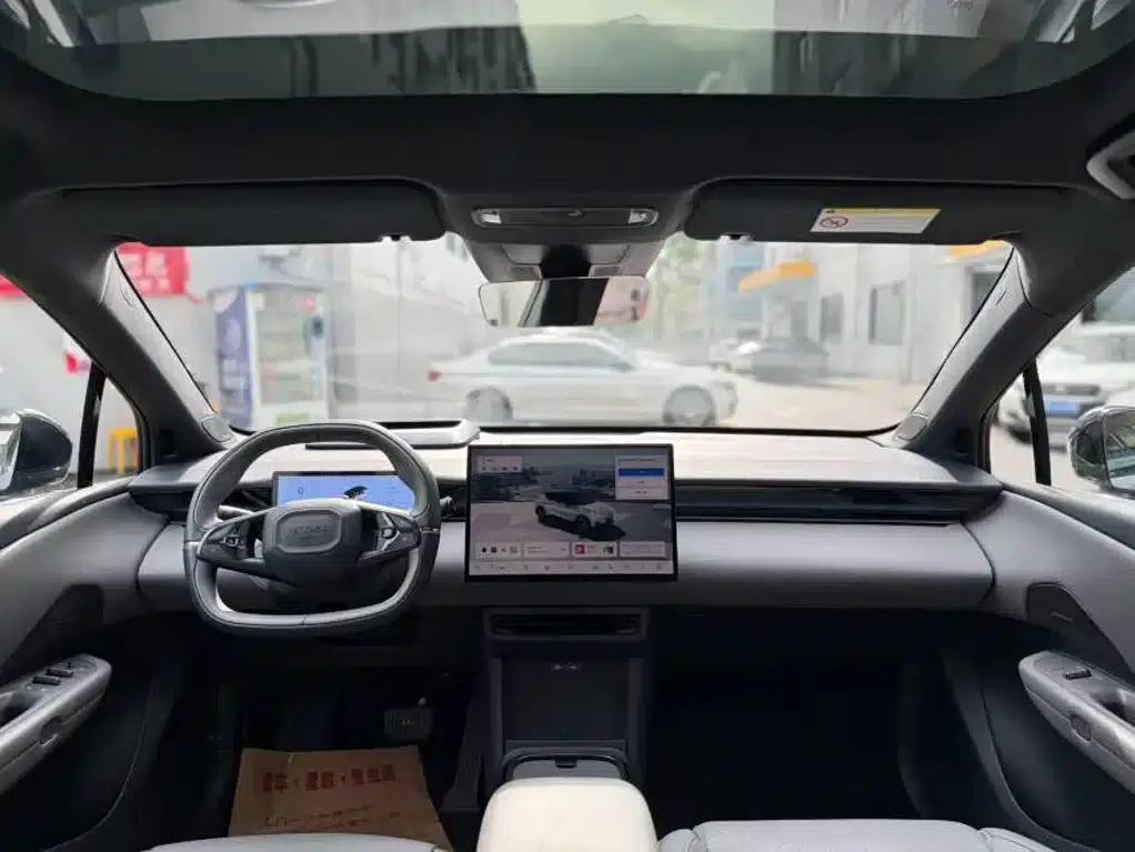 Lynk & Co Z20 2025 Model 530km RWD Max Sunrise Edition — миниатюра 8