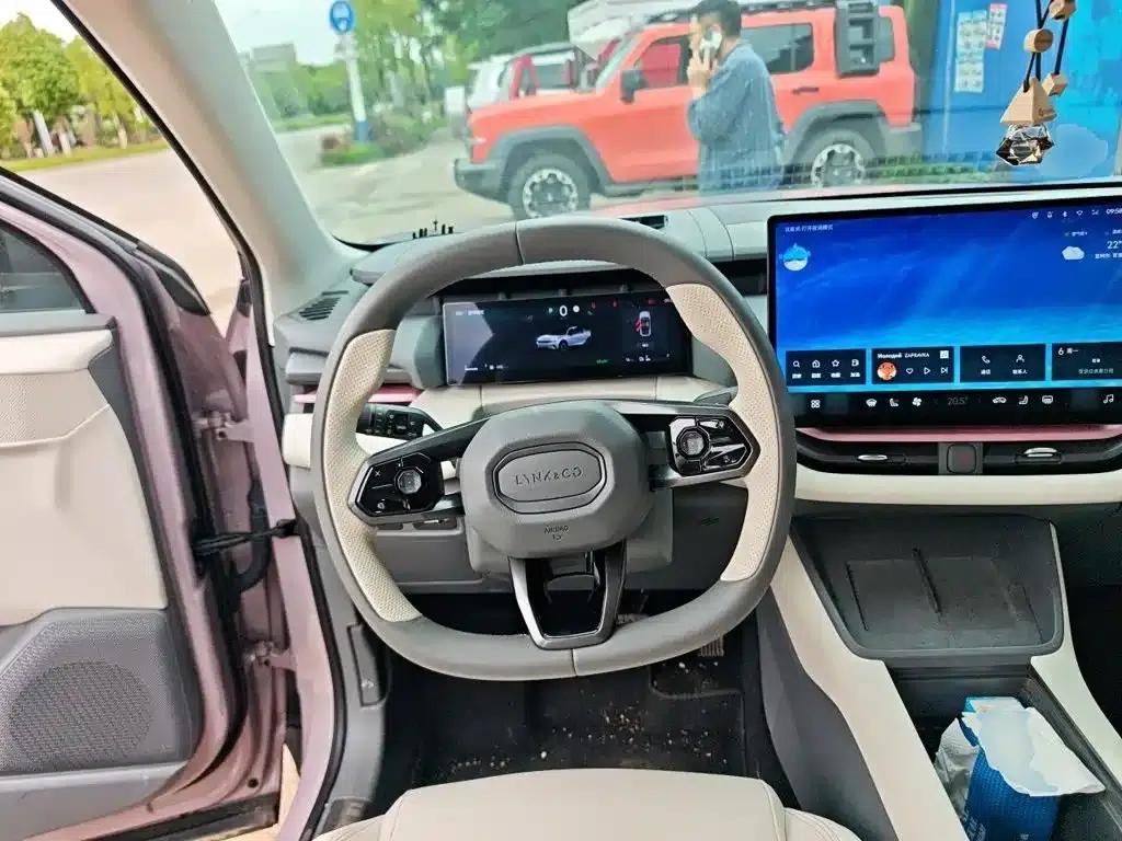Lynk & Co 06 EM-P 2023 Model, EM-P 126km Long Range Halo — миниатюра 7