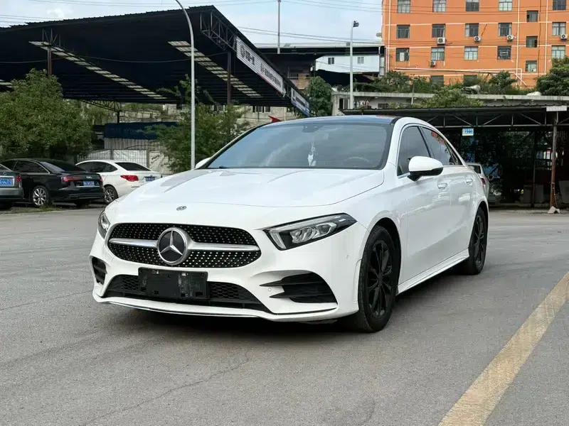 Mercedes-Benz A-Class 2020 Facelift A 200 L Sport Sedan Fashion Model — миниатюра 1