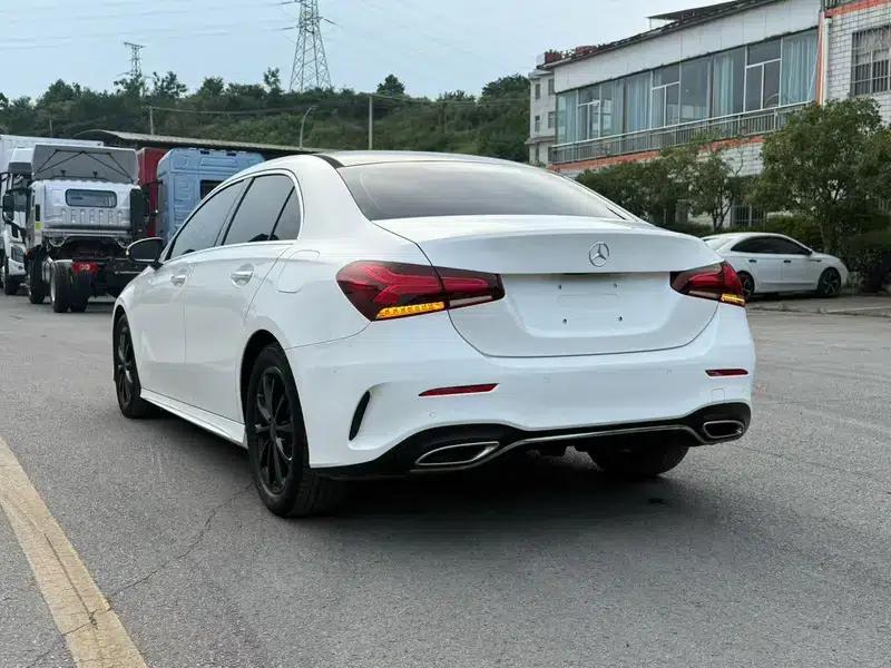 Mercedes-Benz A-Class 2020 Facelift A 200 L Sport Sedan Fashion Model — миниатюра 4