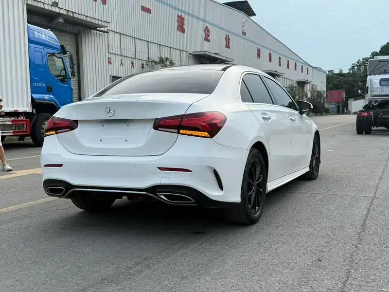 Mercedes-Benz A-Class 2020 Facelift A 200 L Sport Sedan Fashion Model — миниатюра 6