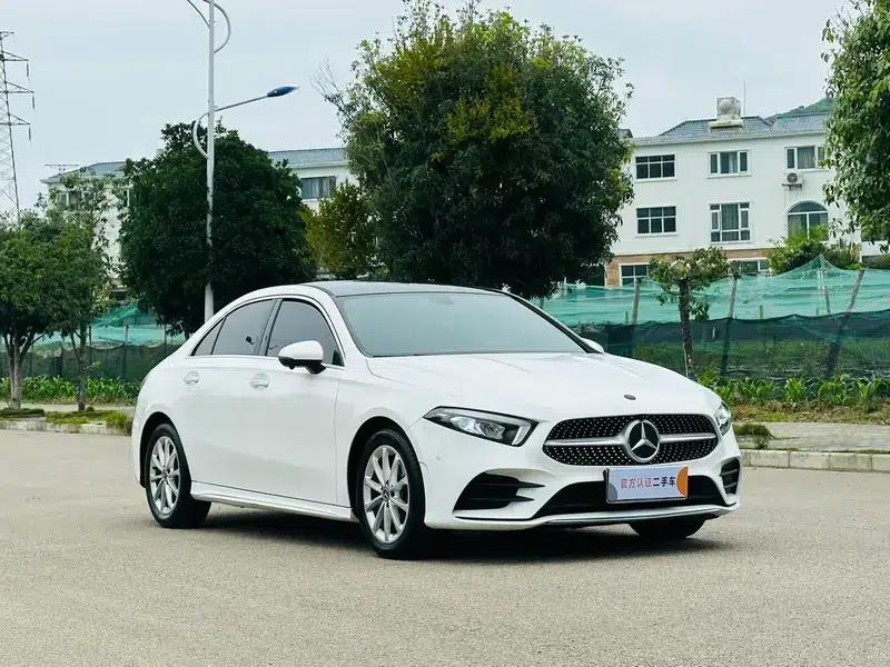 Mercedes-Benz A-Class 2021 A 200 L Sport Sedan Fashion Edition — миниатюра 3