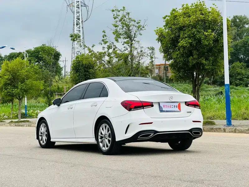 Mercedes-Benz A-Class 2021 A 200 L Sport Sedan Fashion Edition — миниатюра 4