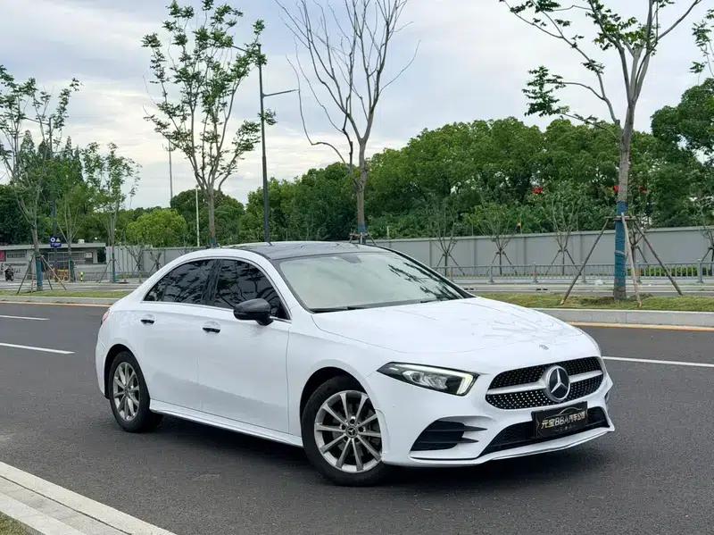 Mercedes-Benz A-Class 2021 A 200 L Sport Sedan Fashion Edition — миниатюра 3