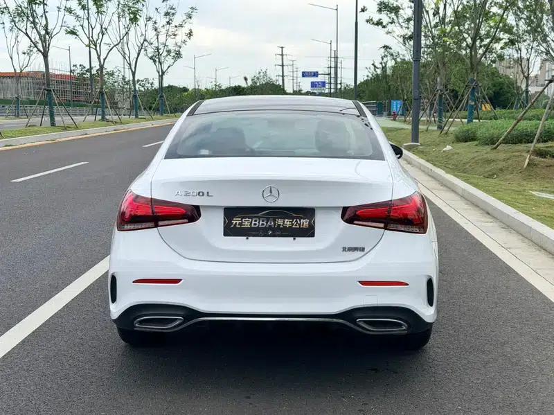Mercedes-Benz A-Class 2021 A 200 L Sport Sedan Fashion Edition — миниатюра 6