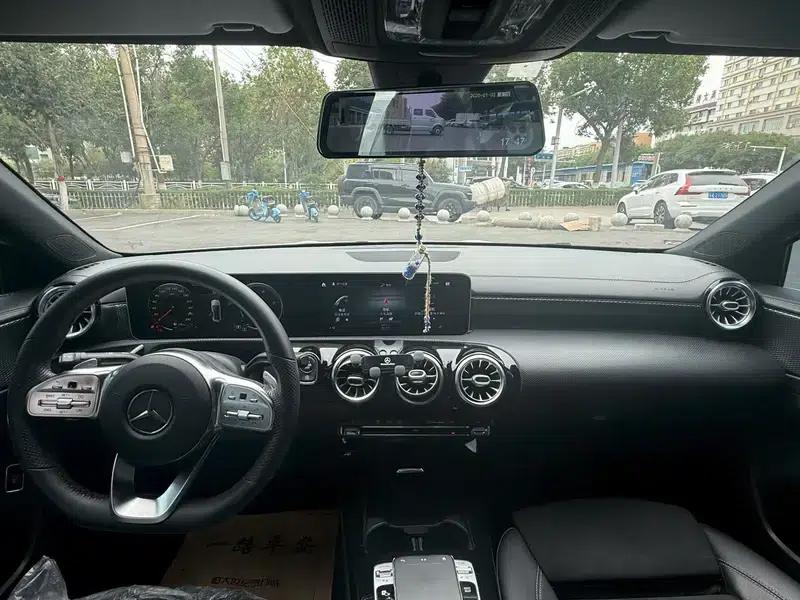 Mercedes-Benz A-Class 2020 A 200 L Sport Sedan — миниатюра 8