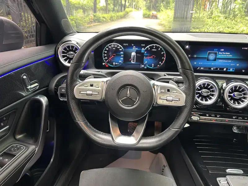 Mercedes-Benz A-Class 2022 Facelift A 200 L Sport Sedan Fashion Edition — миниатюра 11