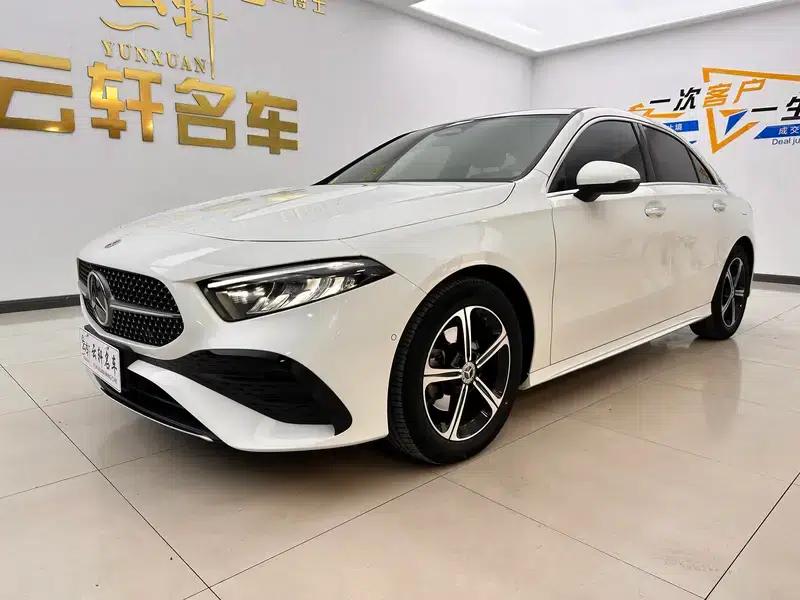 2023 Mercedes-Benz A-Class A 200 L Sport Sedan Fashion Edition — миниатюра 1