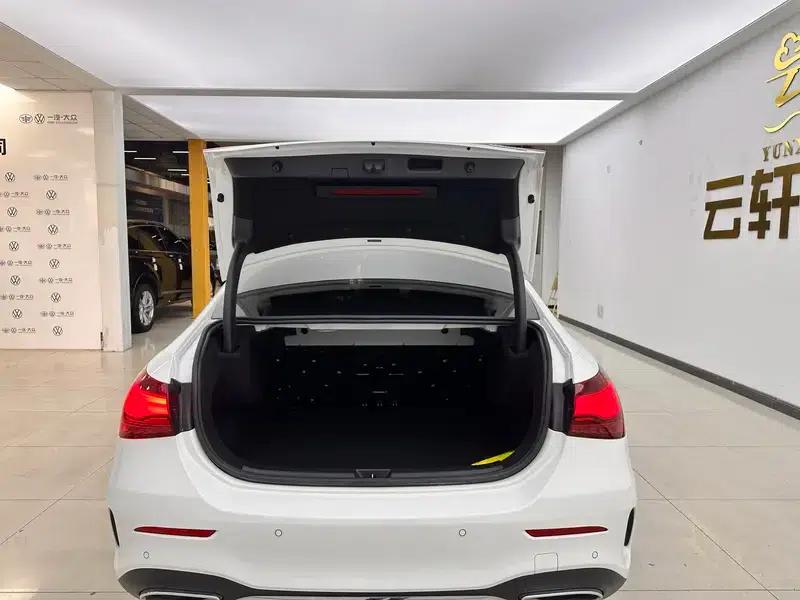 2023 Mercedes-Benz A-Class A 200 L Sport Sedan Fashion Edition — миниатюра 17