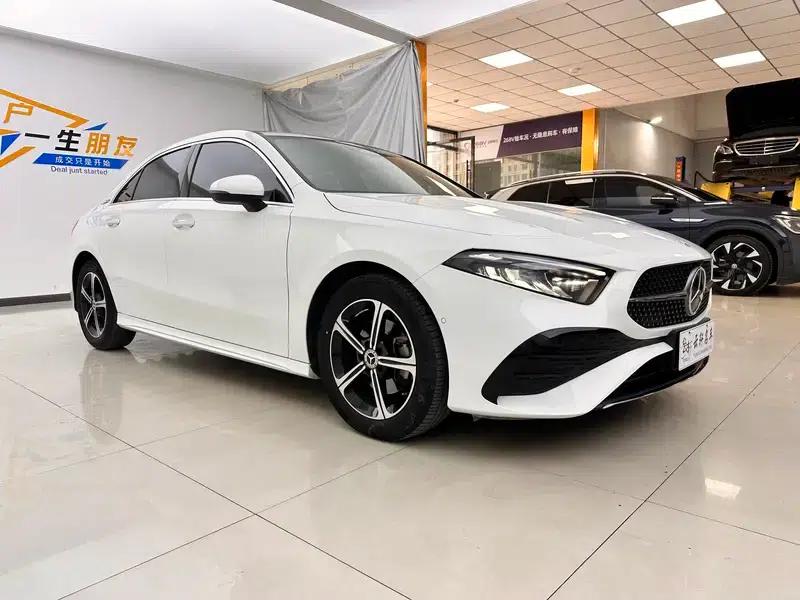 2023 Mercedes-Benz A-Class A 200 L Sport Sedan Fashion Edition — миниатюра 3