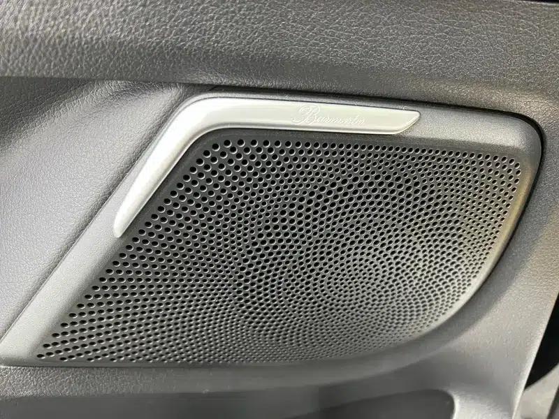 2024 Mercedes-Benz V-Class V 300 L Long Wheelbase Premium Edition — миниатюра 8