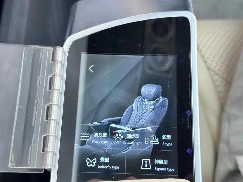 Mercedes-Benz V-Class 2021 V 260 Navigator Edition — миниатюра 8