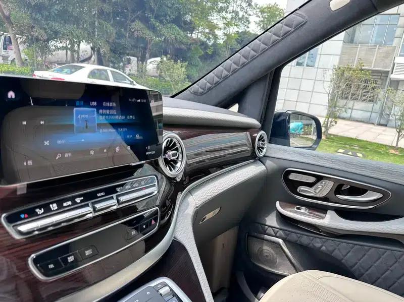 Mercedes-Benz V-Class 2021 V 260 Navigator Edition — миниатюра 9