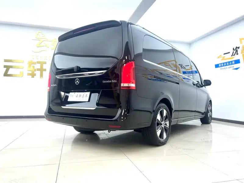 Mercedes-Benz V-Class 2022 V 260 L Long Wheelbase Premium Edition — миниатюра 7