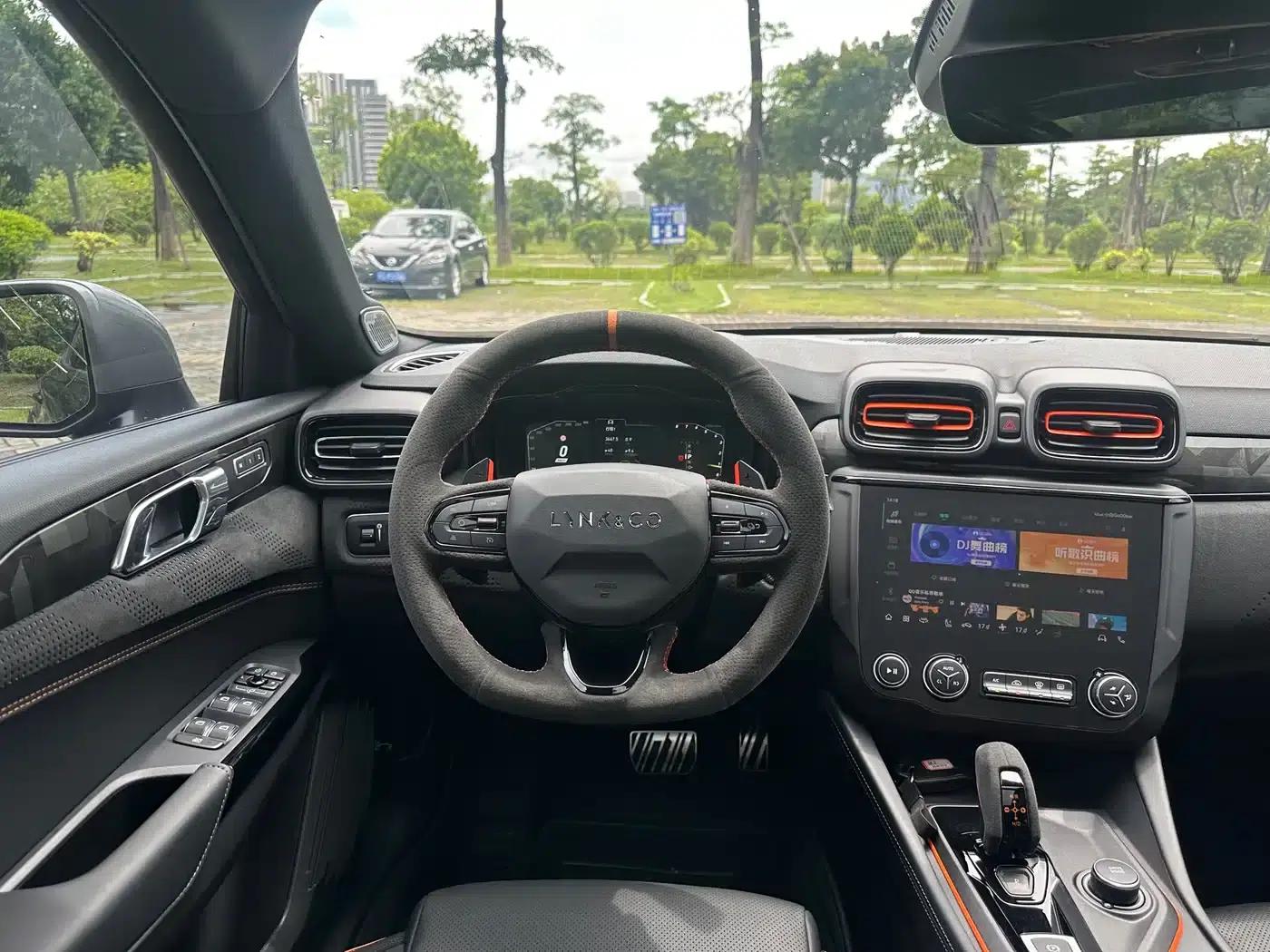 Lynk & Co 02 Hatchback 2021 2.0TD Halo Driving Package Edition — миниатюра 23