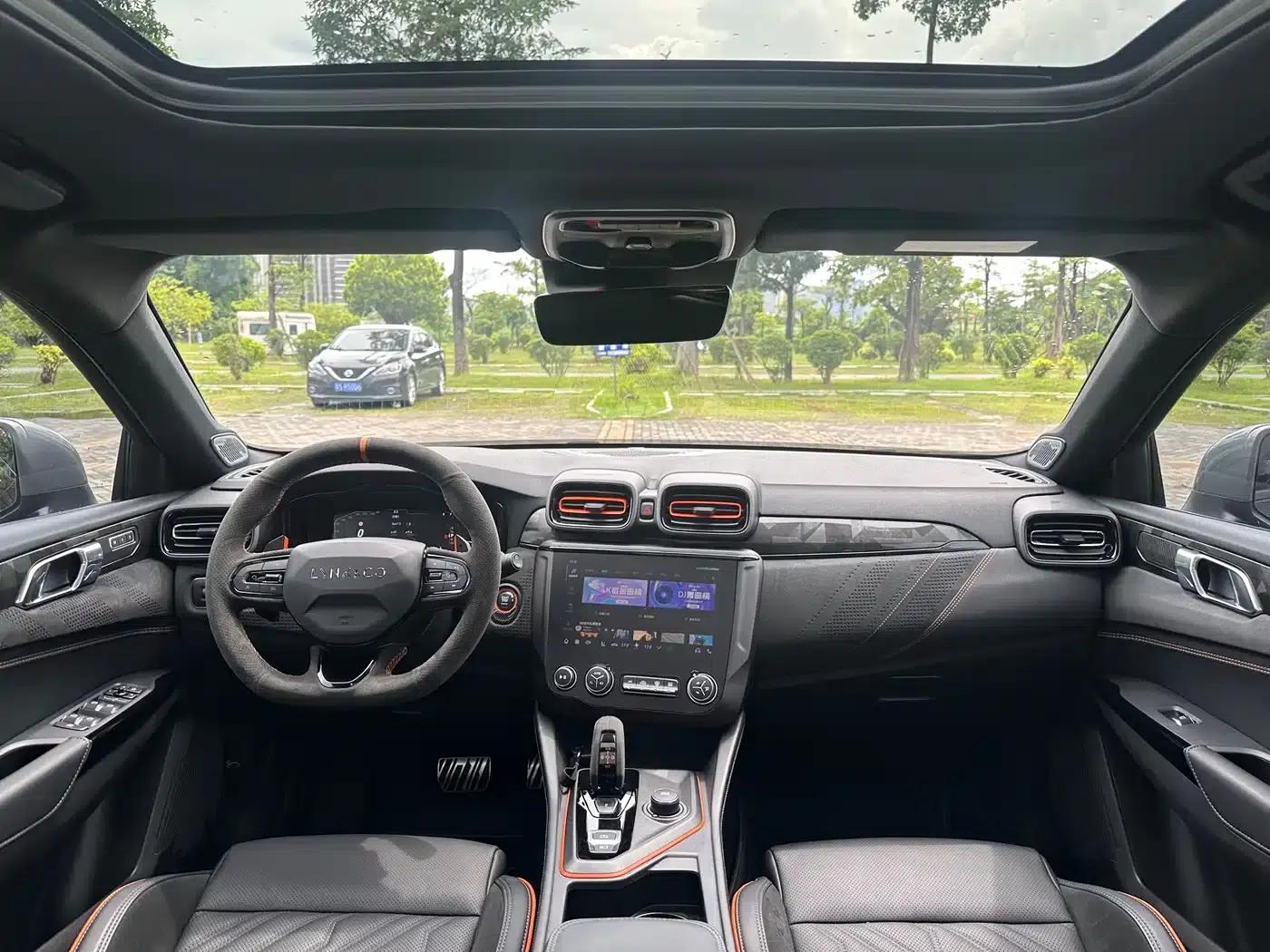 Lynk & Co 02 Hatchback 2021 2.0TD Halo Driving Package Edition — миниатюра 24