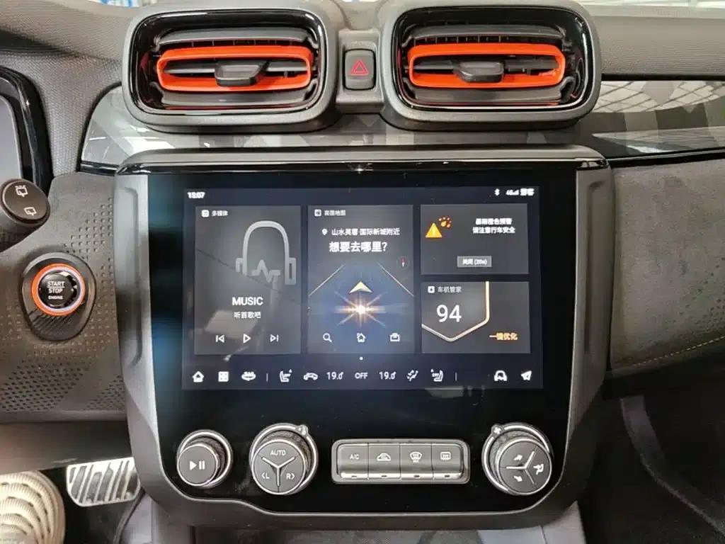 Lynk & Co 02 Hatchback 2021 2.0TD Halo Driving Package Edition — миниатюра 13