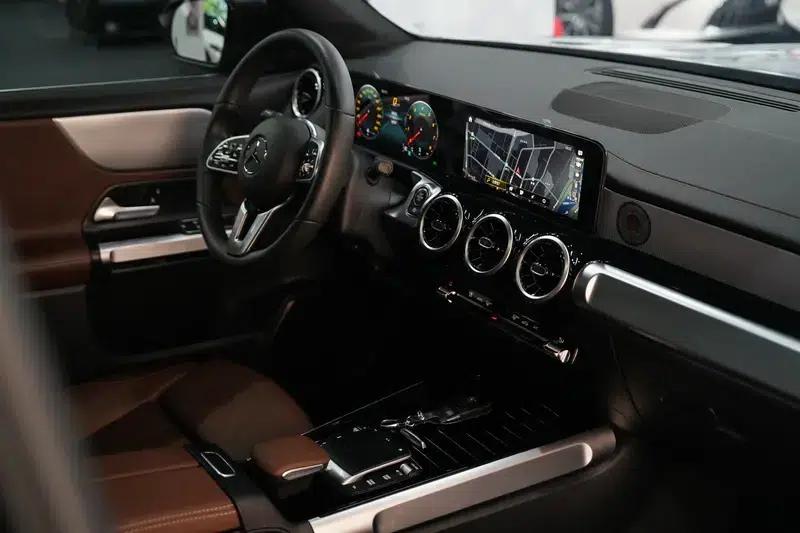 Mercedes-Benz GLB 2022 Facelift GLB 200 Fashion Model — миниатюра 12
