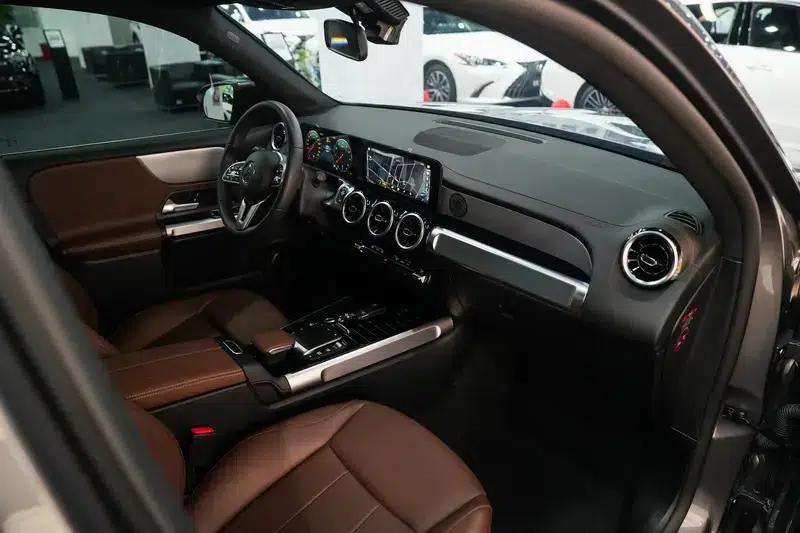 Mercedes-Benz GLB 2022 Facelift GLB 200 Fashion Model — миниатюра 9