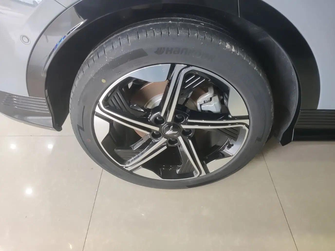 VOYAH COURAGE 2024 Long-Range Supercharge Edition — миниатюра 11