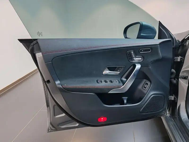 Mercedes-Benz CLA (Imported) 2024 CLA 200 Five-Door Shooting Brake — миниатюра 18