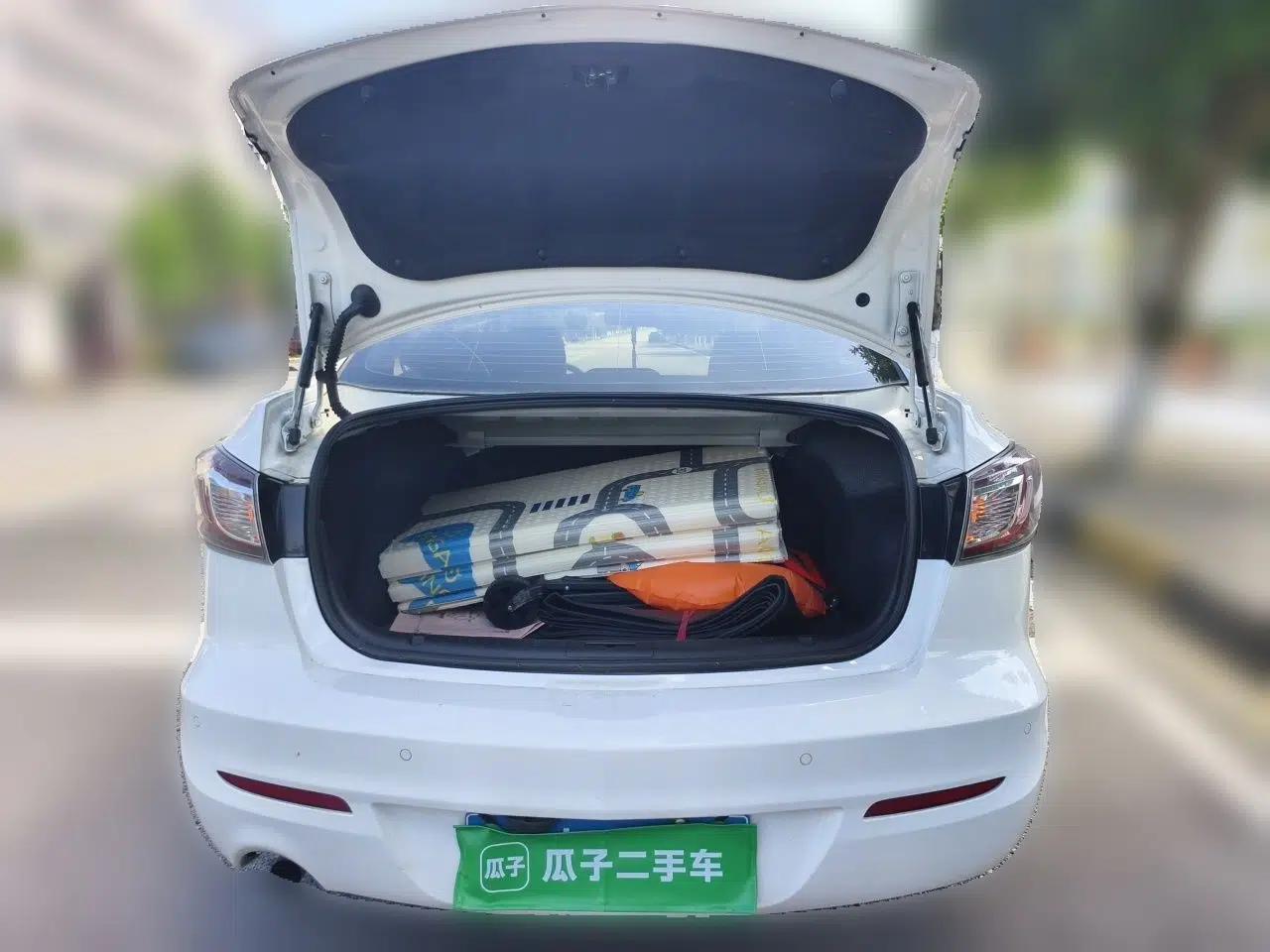 Mazda 3 2013 Sedan 1.6L Automatic Elite Model — миниатюра 19