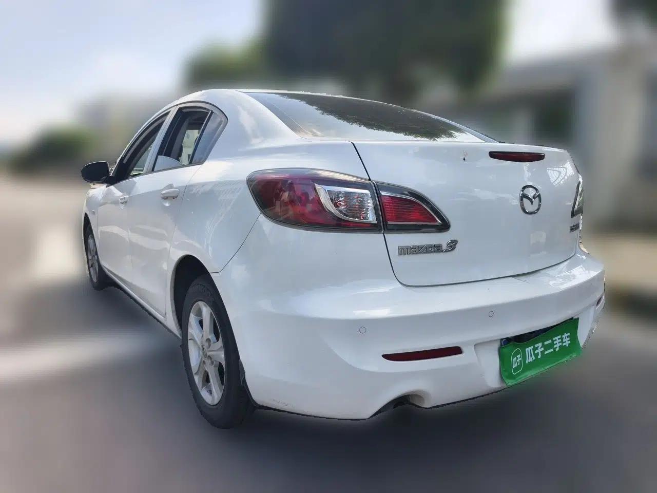 Mazda 3 2013 Sedan 1.6L Automatic Elite Model — миниатюра 4