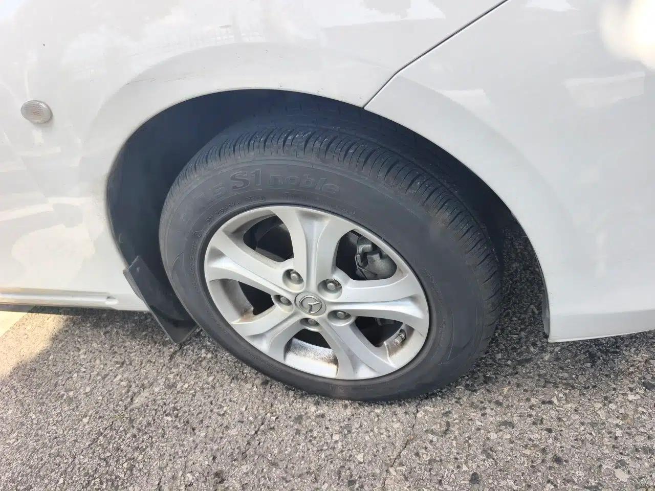 Mazda 3 2013 Sedan 1.6L Automatic Elite Model — миниатюра 8