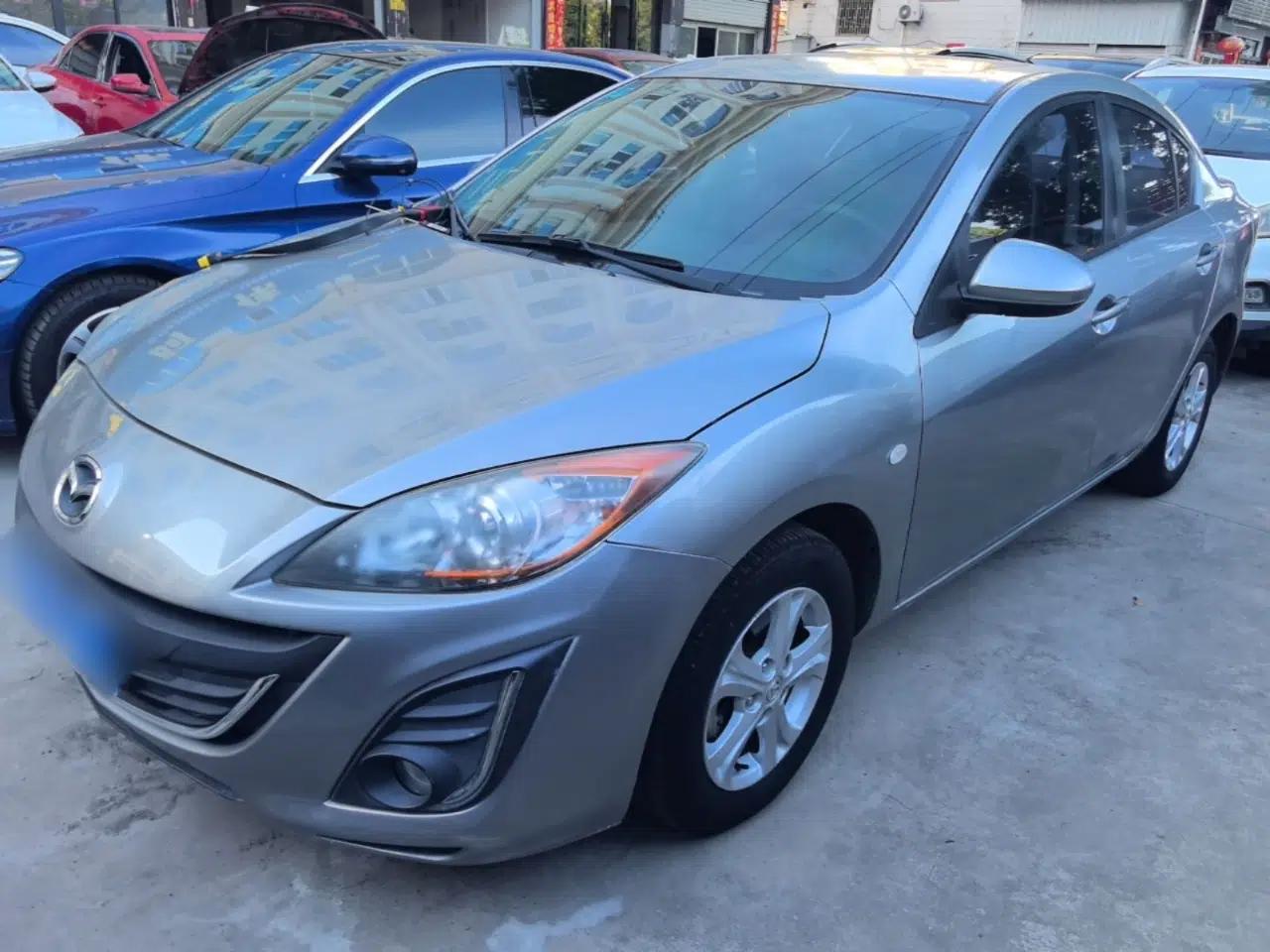 Mazda 3 2015 Sedan 1.6L Automatic Elite Model — миниатюра 1