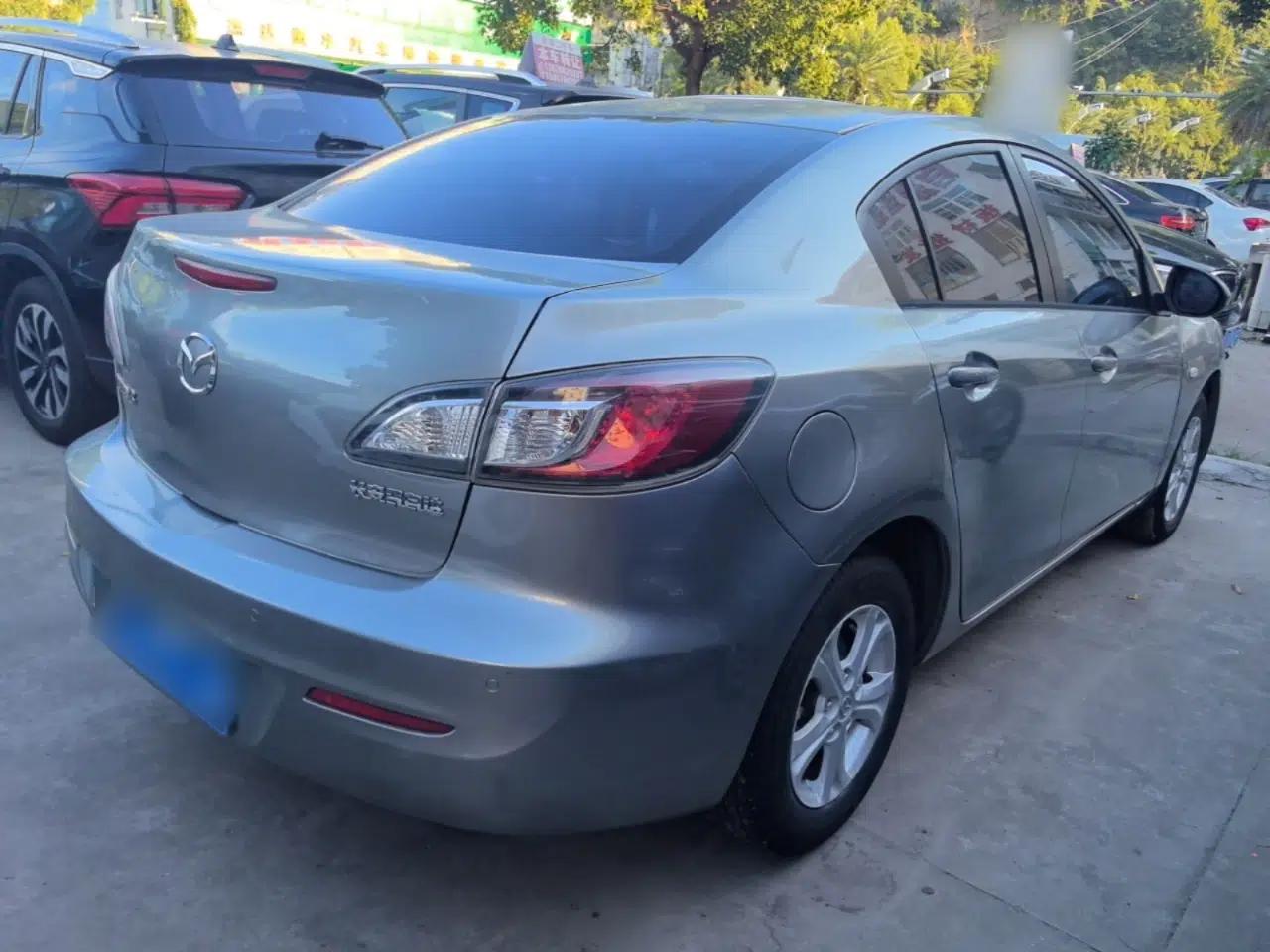 Mazda 3 2015 Sedan 1.6L Automatic Elite Model — миниатюра 6