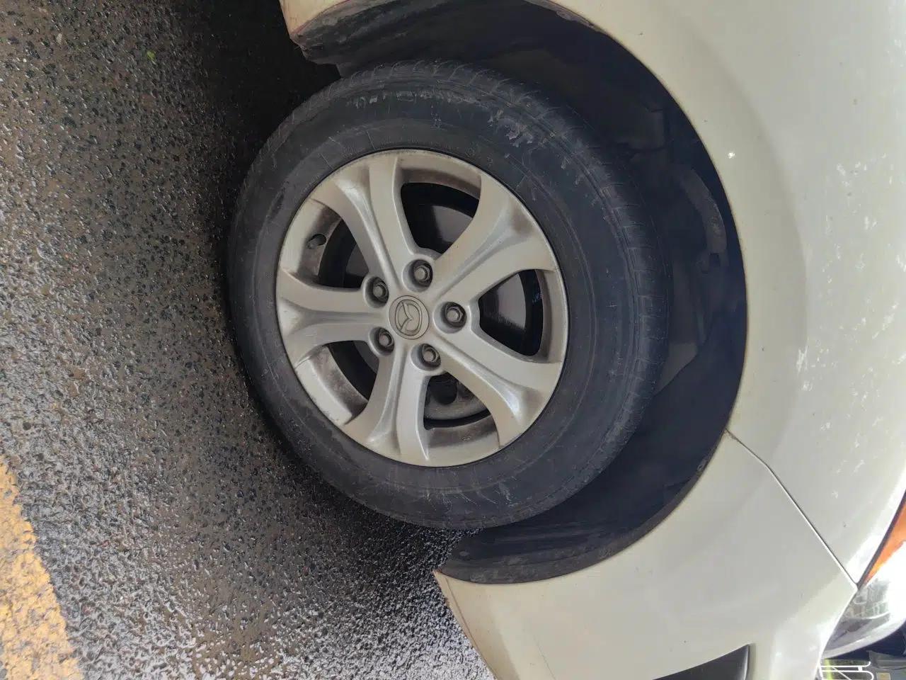 Mazda 3 2015 Sedan 1.6L Manual Comfort Model — миниатюра 5