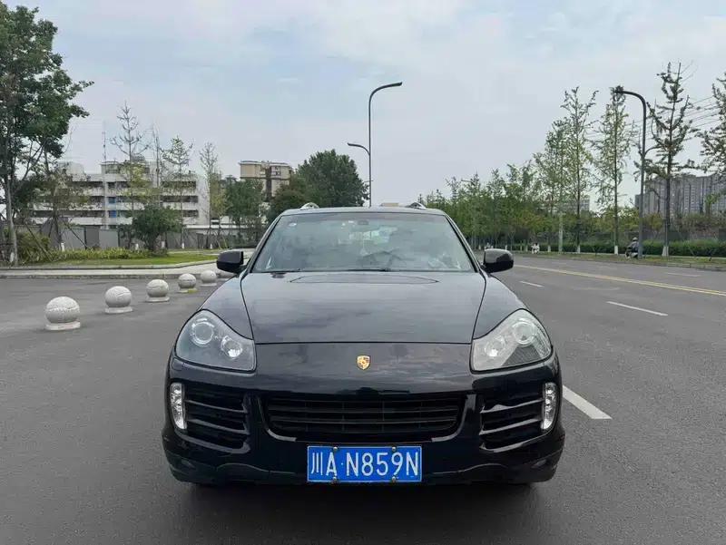 2010 Cayenne 3.6L Automatic 4WD 5-Seater Factory Custom Edition — миниатюра 2