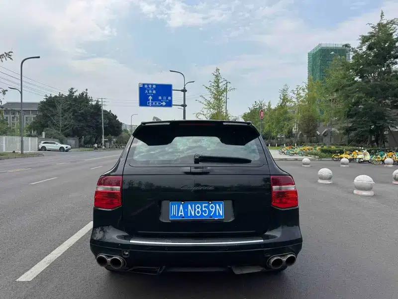 2010 Cayenne 3.6L Automatic 4WD 5-Seater Factory Custom Edition — миниатюра 4