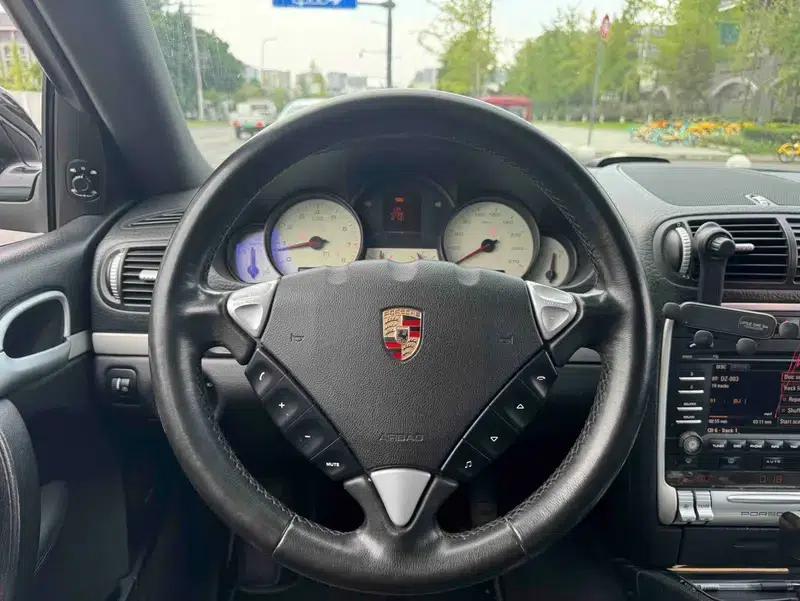 2010 Cayenne 3.6L Automatic 4WD 5-Seater Factory Custom Edition — миниатюра 8