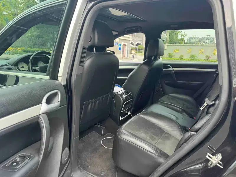 2010 Cayenne 3.6L Automatic 4WD 5-Seater Factory Custom Edition — миниатюра 10