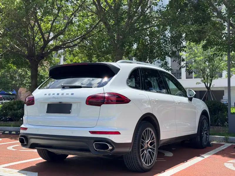 Cayenne 2014 Cayenne Platinum Edition 3.0T — миниатюра 6