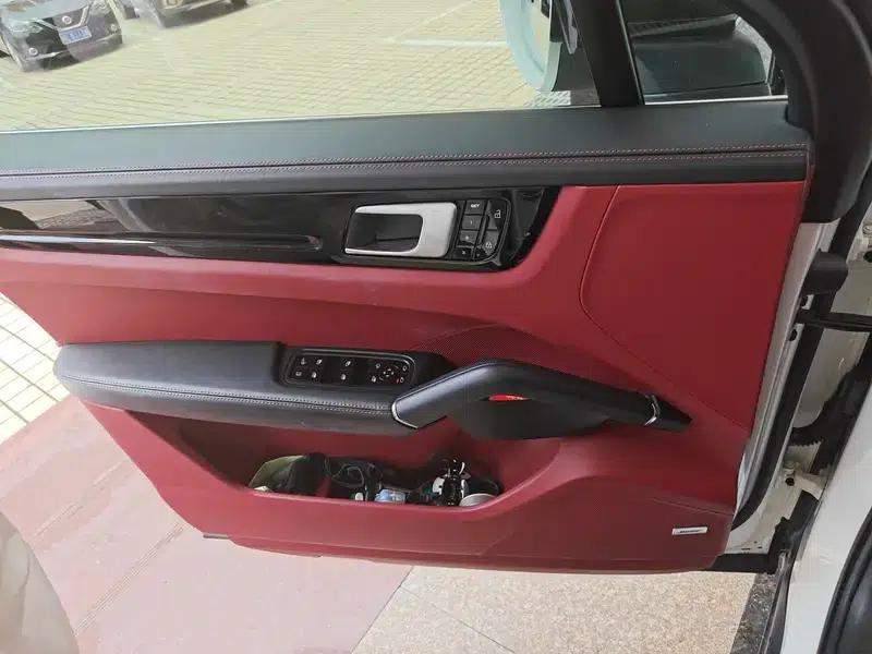 Cayenne E-Hybrid 2021 Cayenne E-Hybrid 2.0T — миниатюра 16