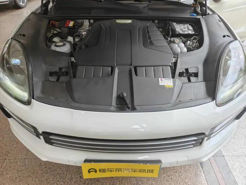 Cayenne E-Hybrid 2021 Cayenne E-Hybrid 2.0T — миниатюра 19