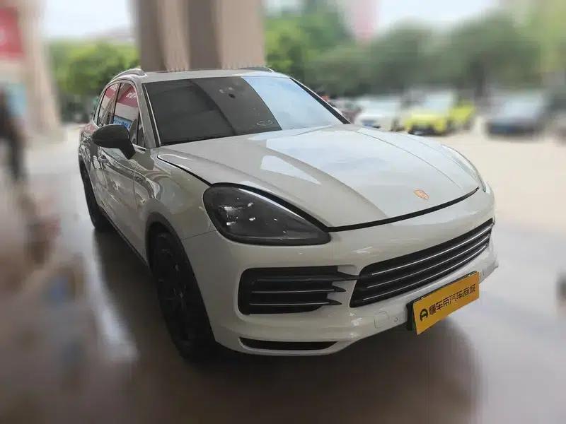 Cayenne E-Hybrid 2021 Cayenne E-Hybrid 2.0T — миниатюра 3