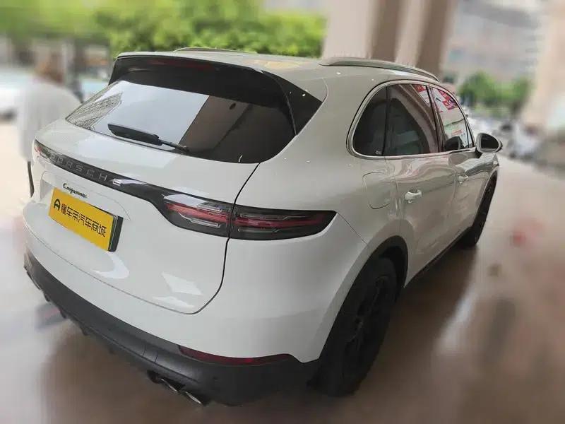 Cayenne E-Hybrid 2021 Cayenne E-Hybrid 2.0T — миниатюра 4