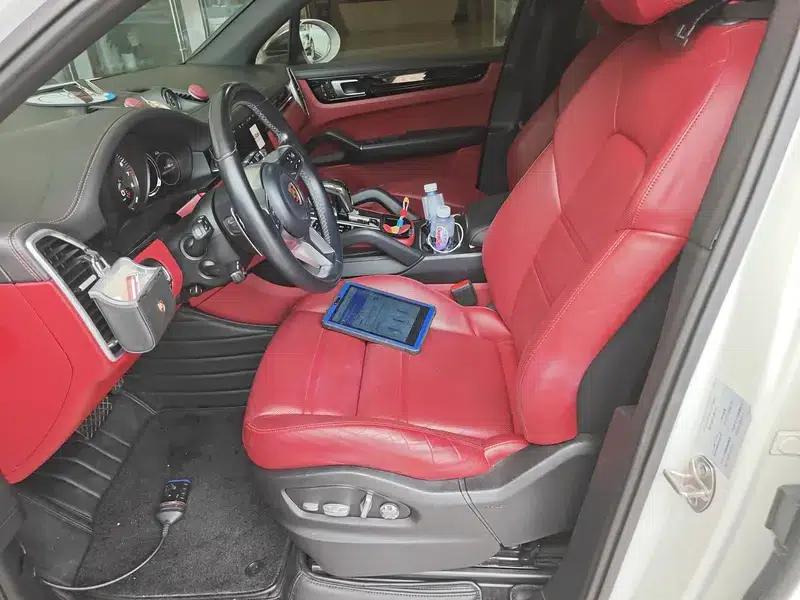 Cayenne E-Hybrid 2021 Cayenne E-Hybrid 2.0T — миниатюра 7