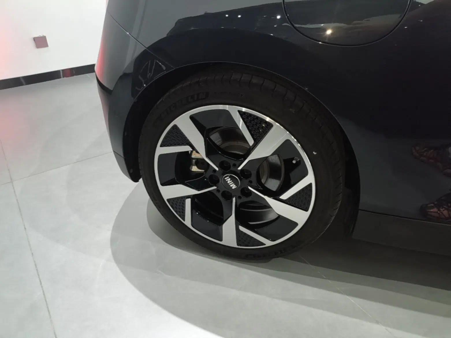 MINI Electric COOPER 2024 452km COOPER SE Artist — миниатюра 11
