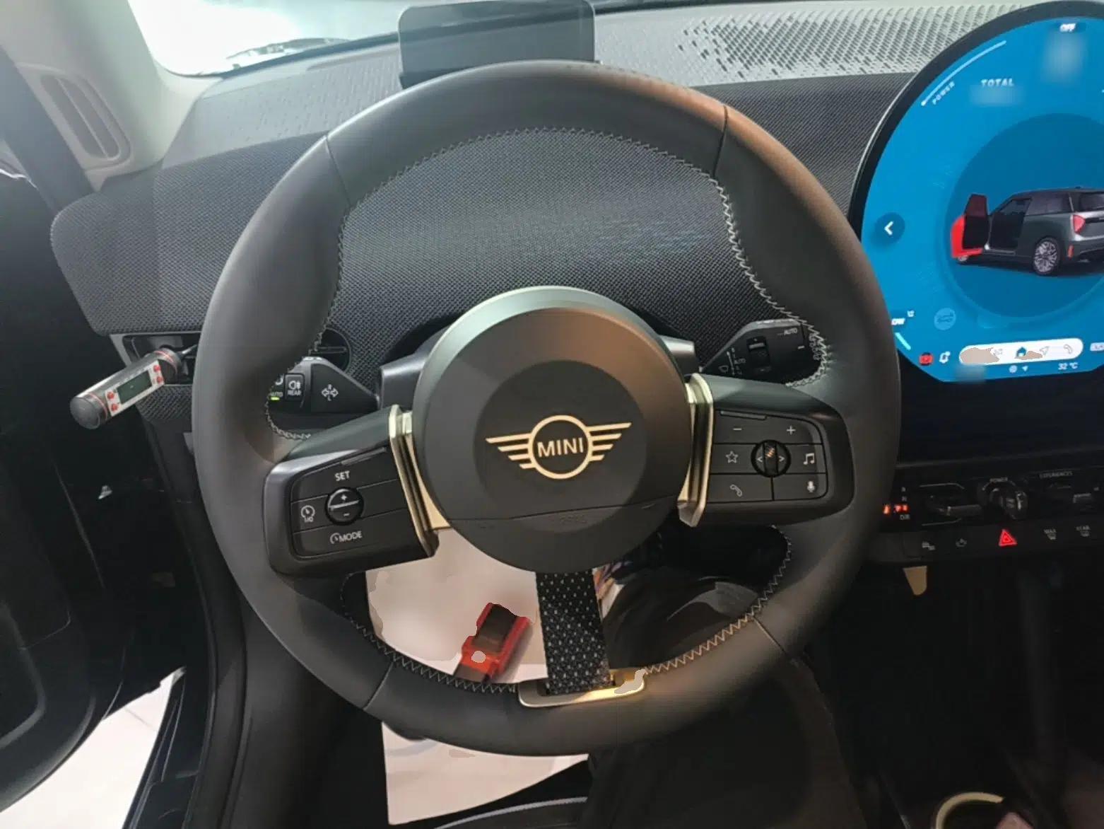 MINI Electric COOPER 2024 452km COOPER SE Artist — миниатюра 13